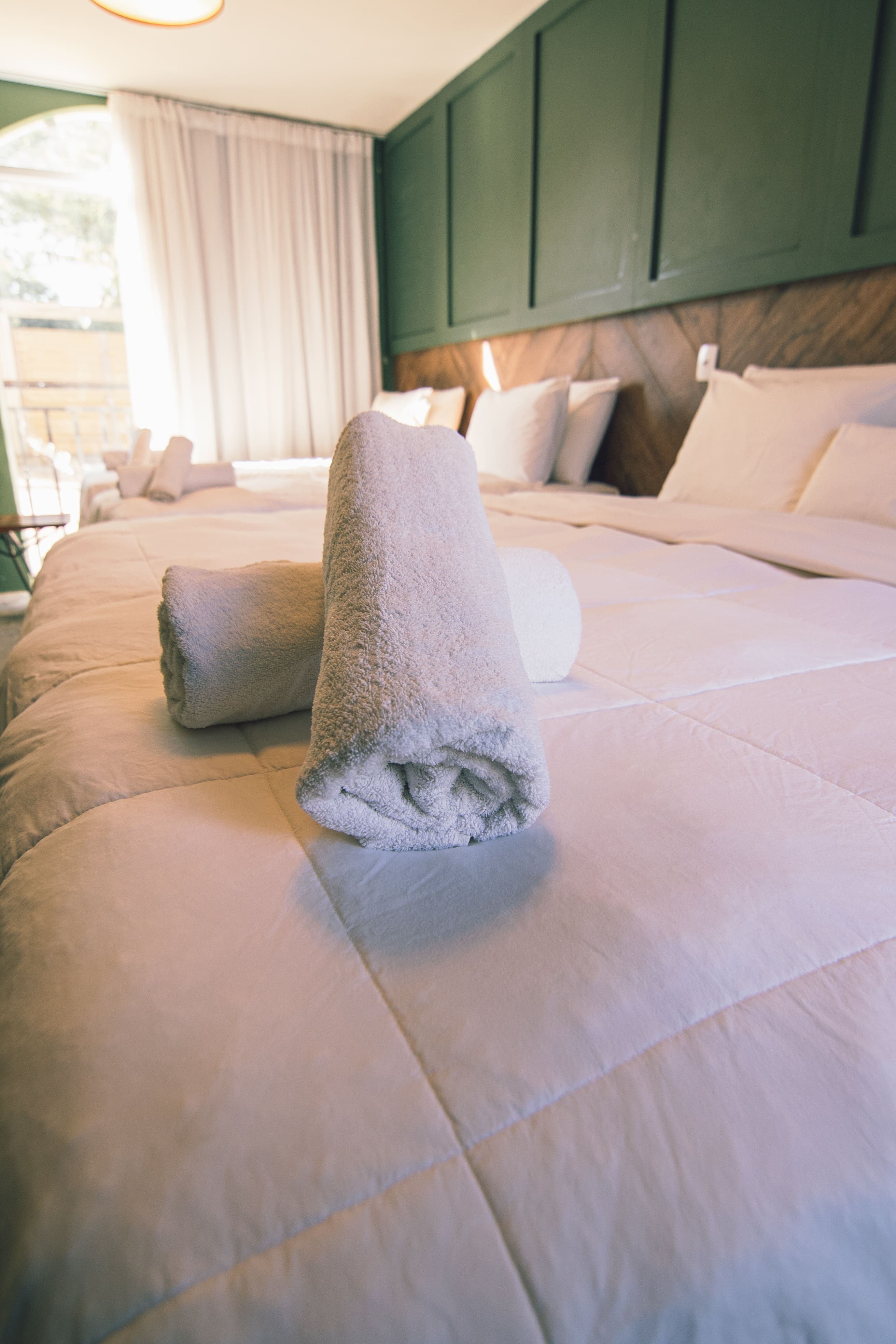 Quarto com duas camas de solteiro